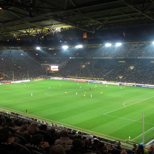 3 Signal Iduna Park - Borussia Dortmund